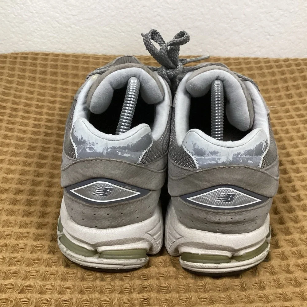 New Balance 2002R Mens Sz 9.5 Marblehead Grey Suede Running Shoes ML2002RC